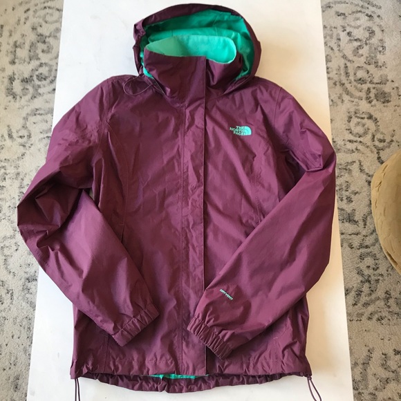 The North Face Resolve 2 shell 2 L Rainjacket/packable windbreaker. Women’s med - Picture 2 of 7